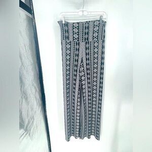 Joyce, Lesslie wide leg  pants,‎ size large, black, and white